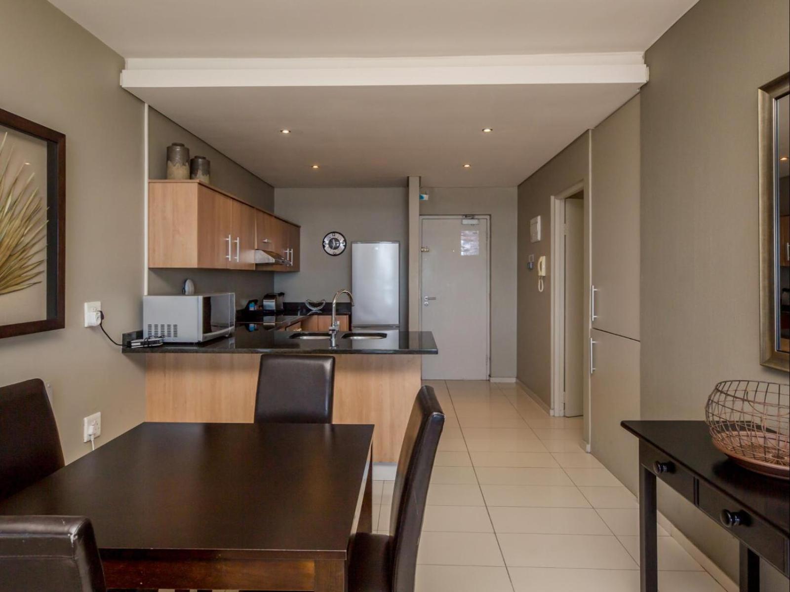 Infinity Self Catering Apartments โบลแบร์กสตรานด์ ภายนอก รูปภาพ