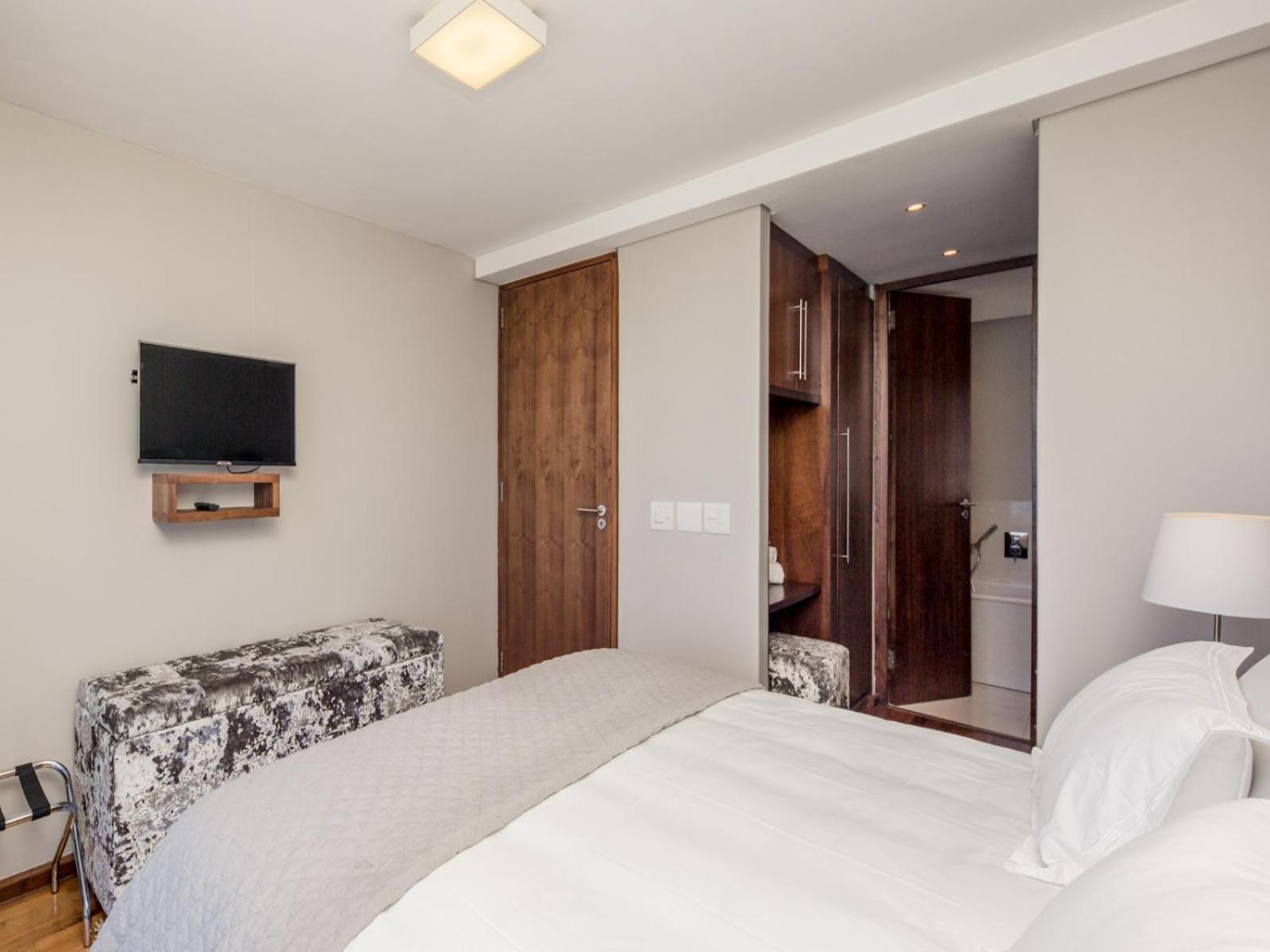 Infinity Self Catering Apartments โบลแบร์กสตรานด์ ภายนอก รูปภาพ