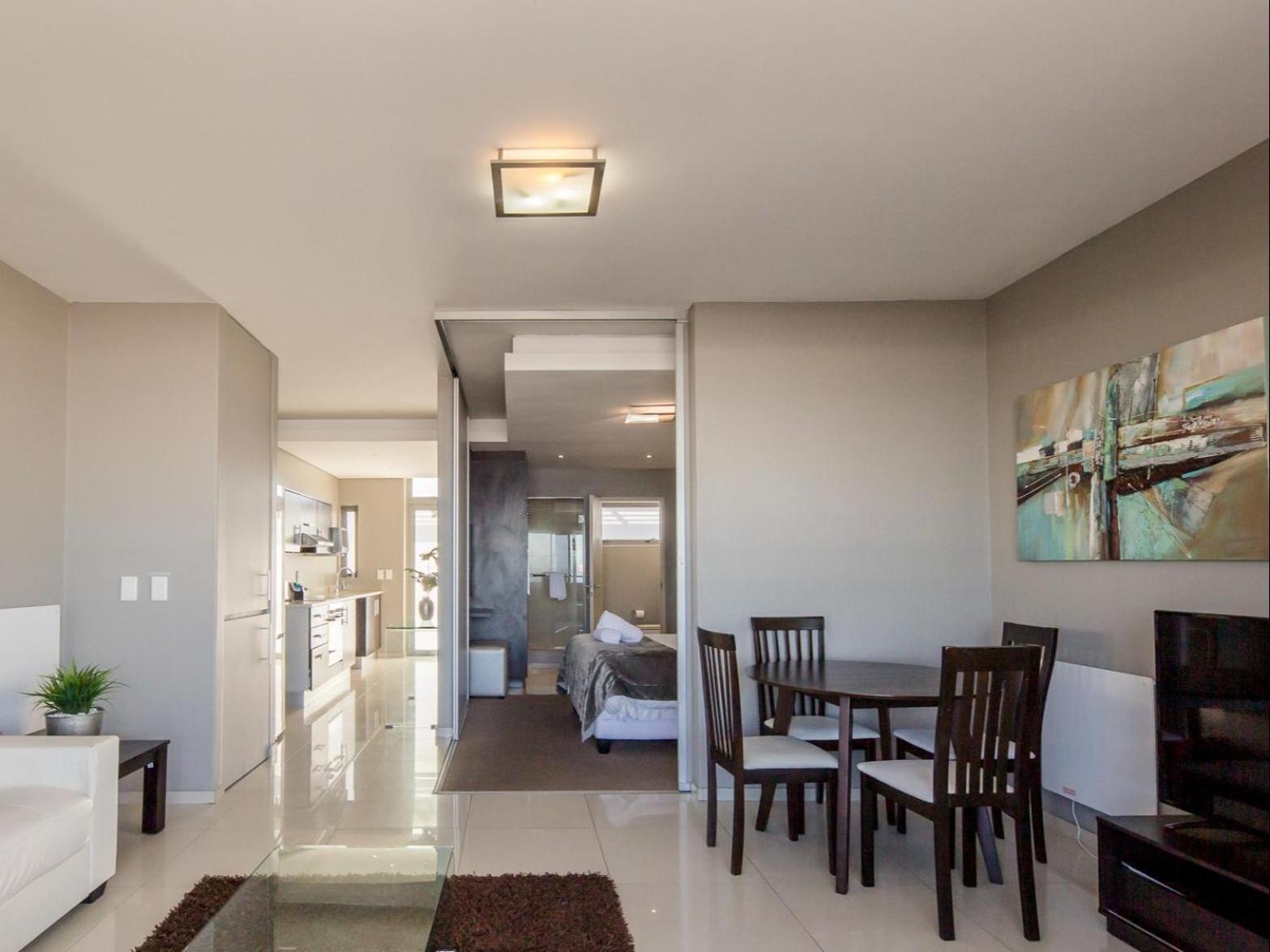 Infinity Self Catering Apartments โบลแบร์กสตรานด์ ภายนอก รูปภาพ