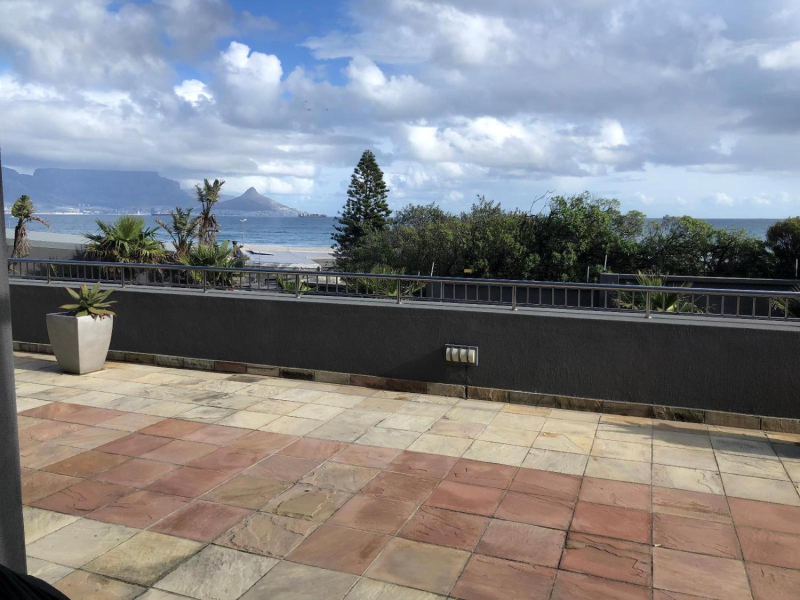 Infinity Self Catering Apartments โบลแบร์กสตรานด์ ภายนอก รูปภาพ