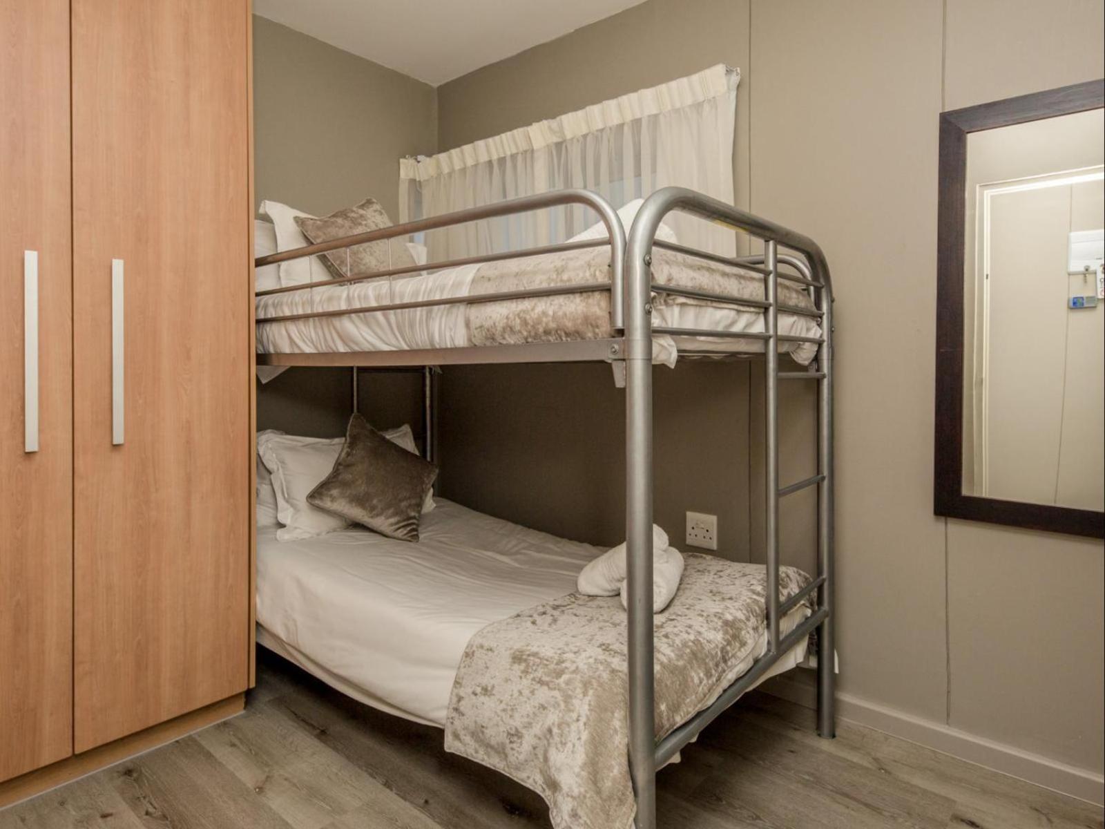 Infinity Self Catering Apartments โบลแบร์กสตรานด์ ภายนอก รูปภาพ